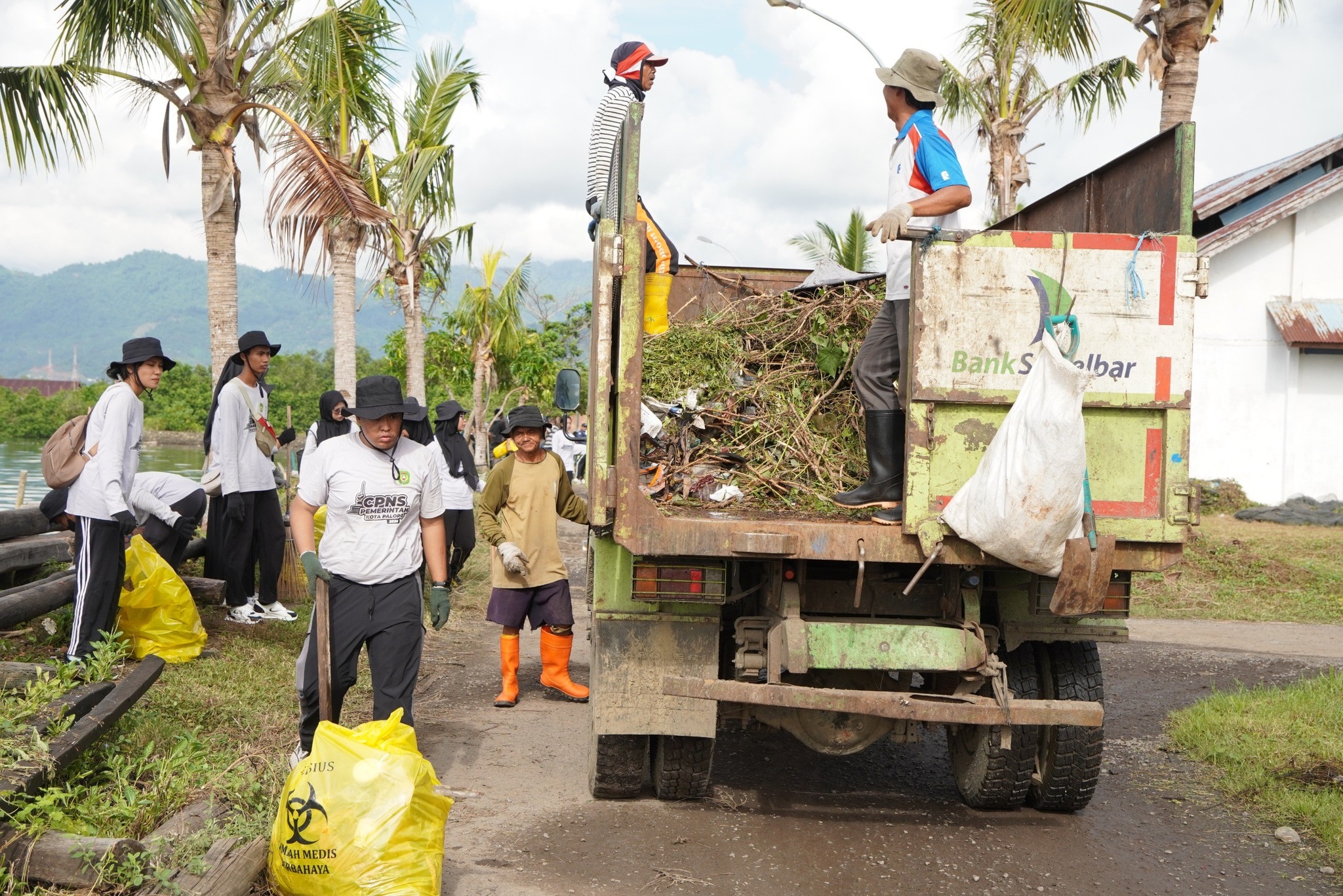 DLH Palopo gelar aksi bersih sampah di hari Lingkungan Hidup Sedunia 2025